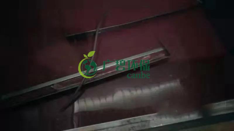 東莞龍背嶺驚現(xiàn)“紅水河”，一企業(yè)涉嫌偷排被立案調(diào)查(圖2)